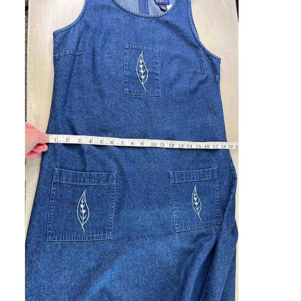 Vintage Blue J. Comfy Denim Chambray Jumper Dress with Embroidered Leaf Motif - Picture 9 of 11